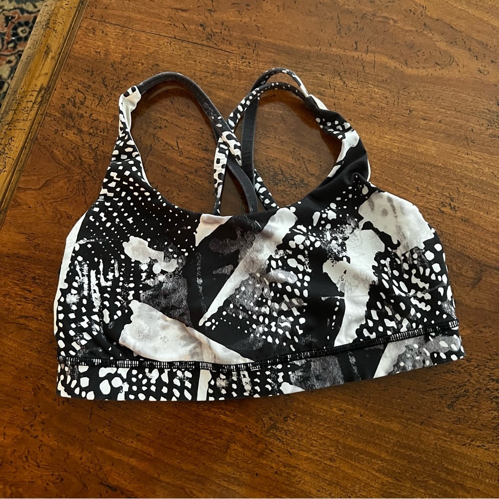 Lululemon sports bra